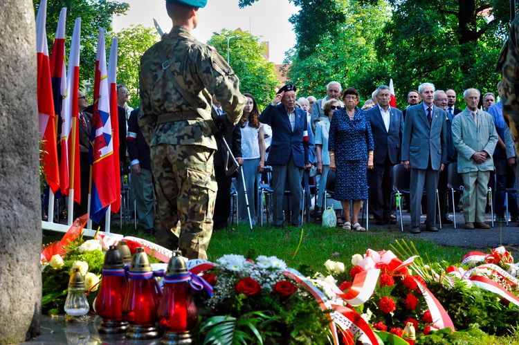Bydgoszczanie uczcili 72. rocznicę wybuchu Powstania Warszawskiego Bydgoszczanie uczcili 72. rocznicę wybuchu Powstania Warszawskiego