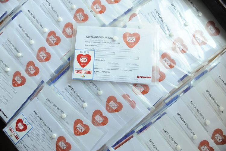 Prezydent Rafał Bruski wręczył pierwsze Bydgoskie Koperty Życia. Prezydent Rafał Bruski wręczył pierwsze Bydgoskie Koperty Życia.