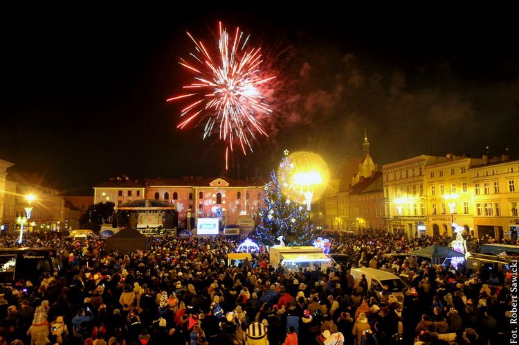 Światełko do nieba podczas 25. finału WOŚP w Bydgoszczy. Światełko do nieba podczas 25. finału WOŚP w Bydgoszczy.